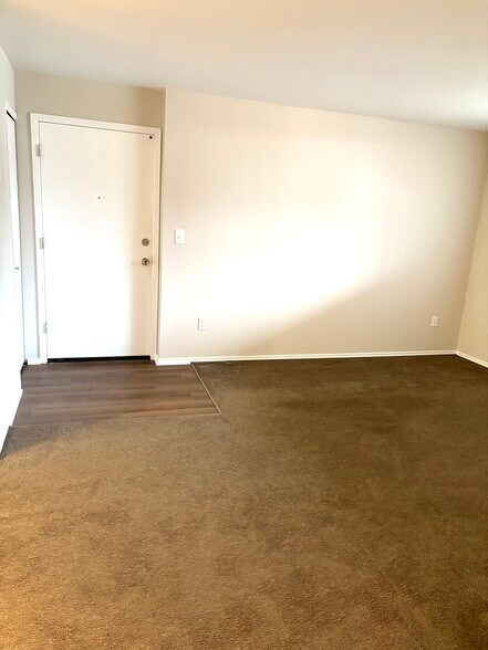 Building Photo - 4909 Crooks Rd