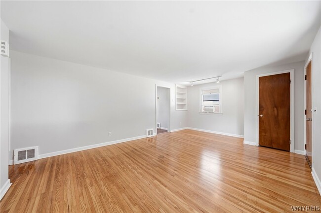 Building Photo - 66 Cleveland Dr