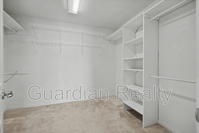 Building Photo - 3220 Jevonda Ave