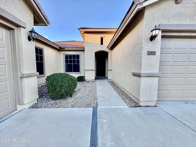 Building Photo - 6858 W Mazatzal Dr