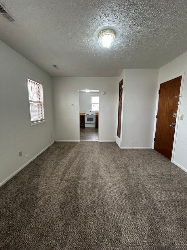 Building Photo - (1937 S 12th St)