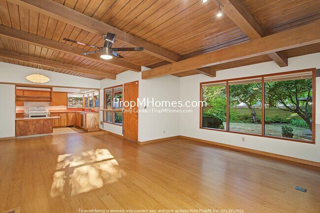 Building Photo - 2 Bedroom Mid Century Modern Home with Total Privacy!