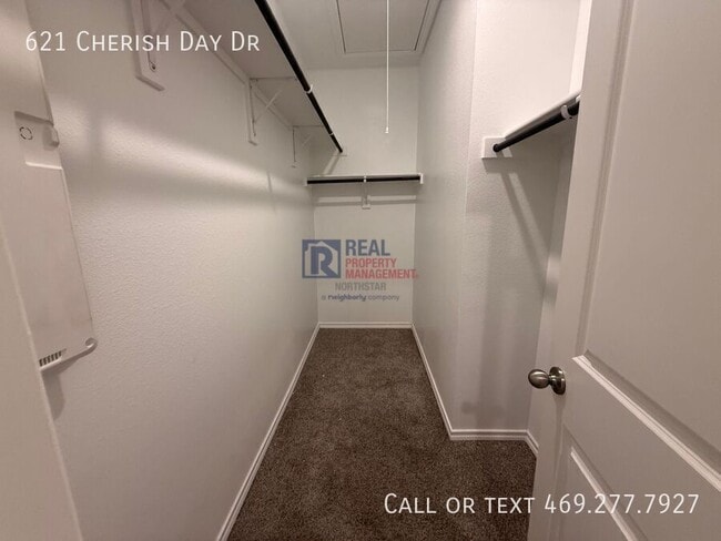 Building Photo - 621 Cherish Day Dr