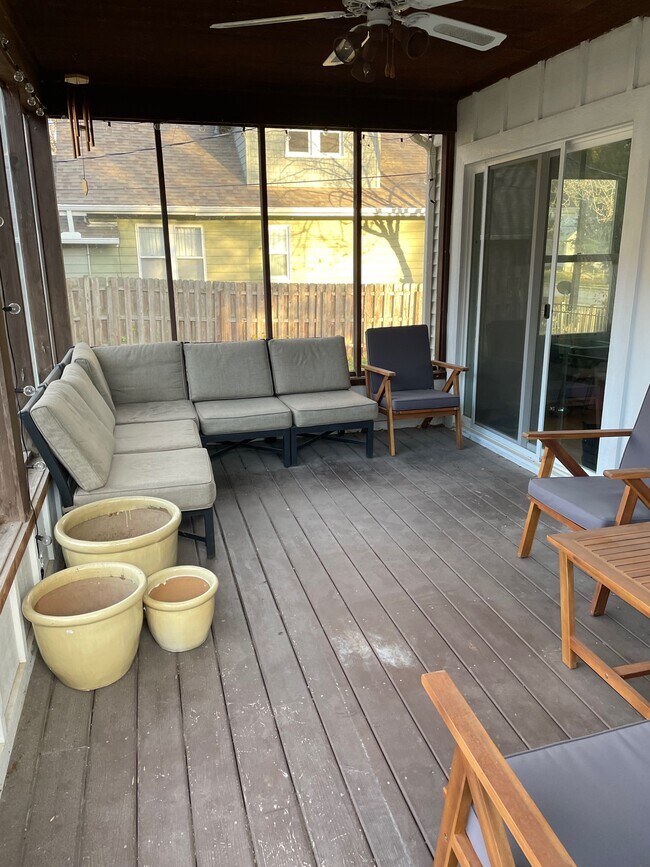 Porch. - 826 Hall St