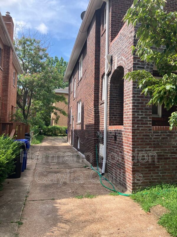 Building Photo - 7030 Dartmouth Ave