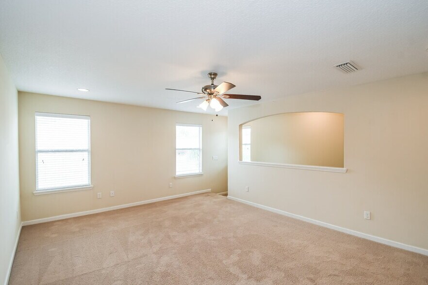 Building Photo - 71 Stirlingshire Ct