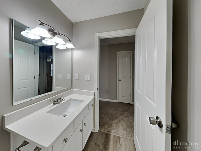 Building Photo - 6826 Squirrels Foot Ct