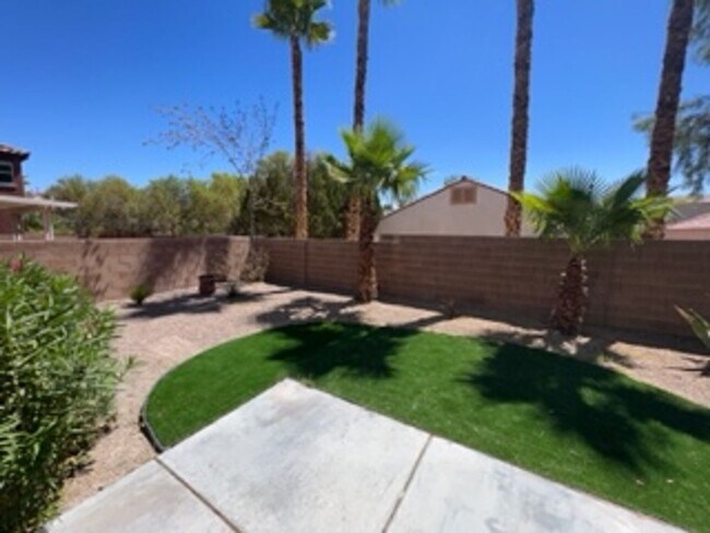 Building Photo - SOUTHERN HIGHLANDS BEAUTY!