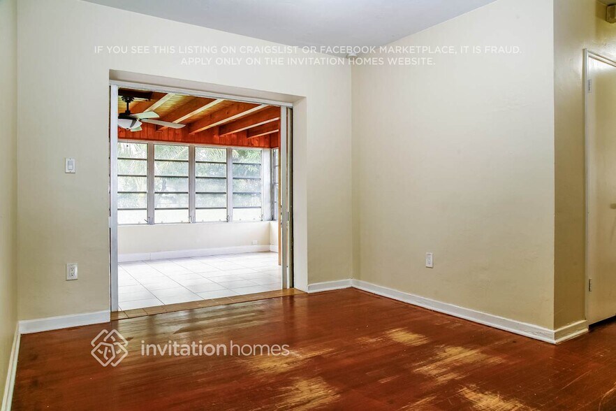 Building Photo - 245 NW 124th St