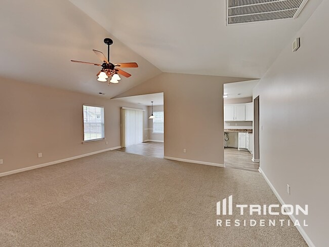 Building Photo - 2117 Clear Brook Dr