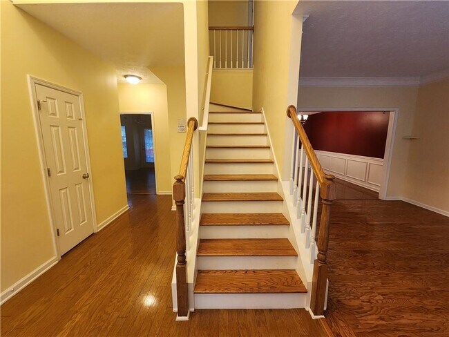 Building Photo - 350 Saddle Bridge Dr