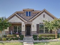 Building Photo - 721 10th St