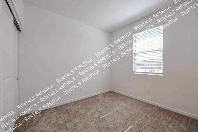 Building Photo - 15990 W Gray Fox Trl