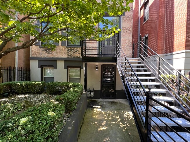 Building Photo - 220 S Hamilton Ave
