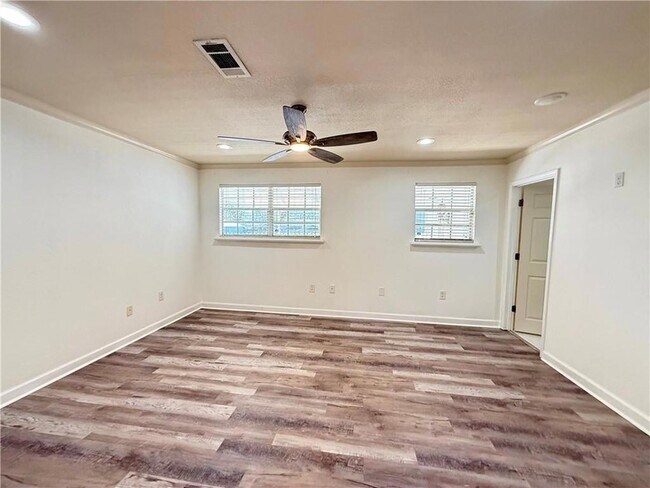 Building Photo - 3324 Davidson Pl