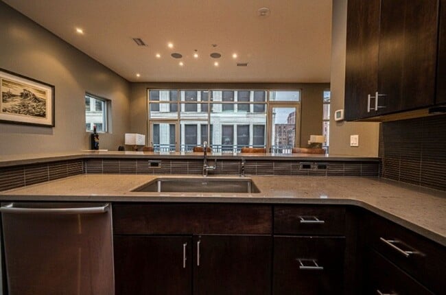Building Photo - Luxury Penthouse Condo Located in Downtown Pittsburgh (Reduced Security Deposit on Move in)