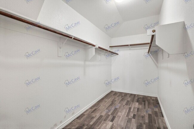 Building Photo - 2216 Eppright Dr
