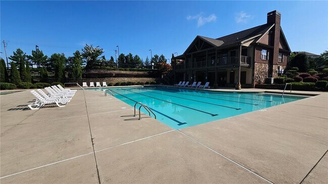 Building Photo - 4750 Sanderling St