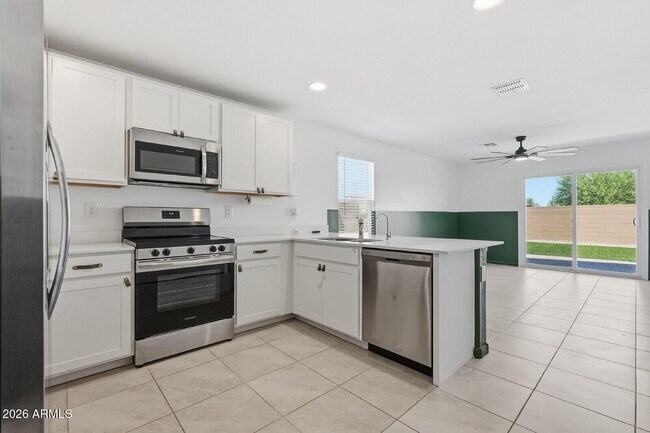 Building Photo - 12168 E Sunflower Ln