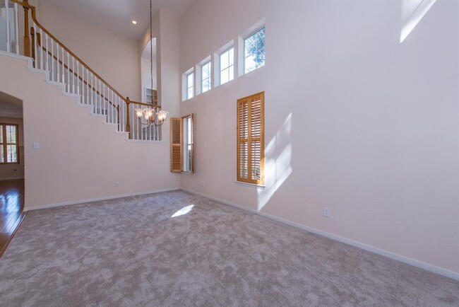 Building Photo - 26 Clover Gate Cir