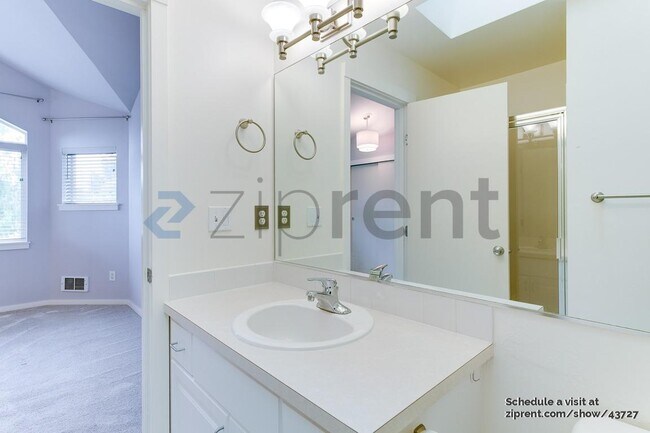 Building Photo - 11570 Stone Ave N