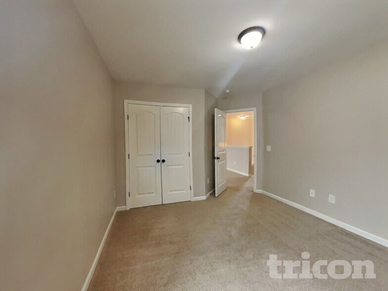 Building Photo - 31 Burr Oak Cir