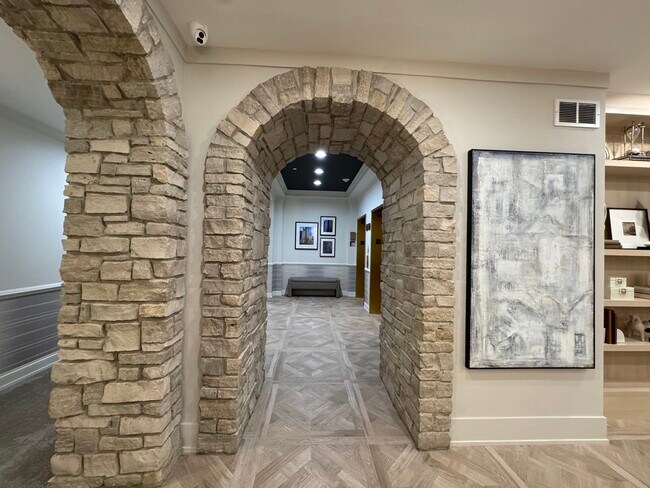 Building Photo - 1800 Amberley Ct