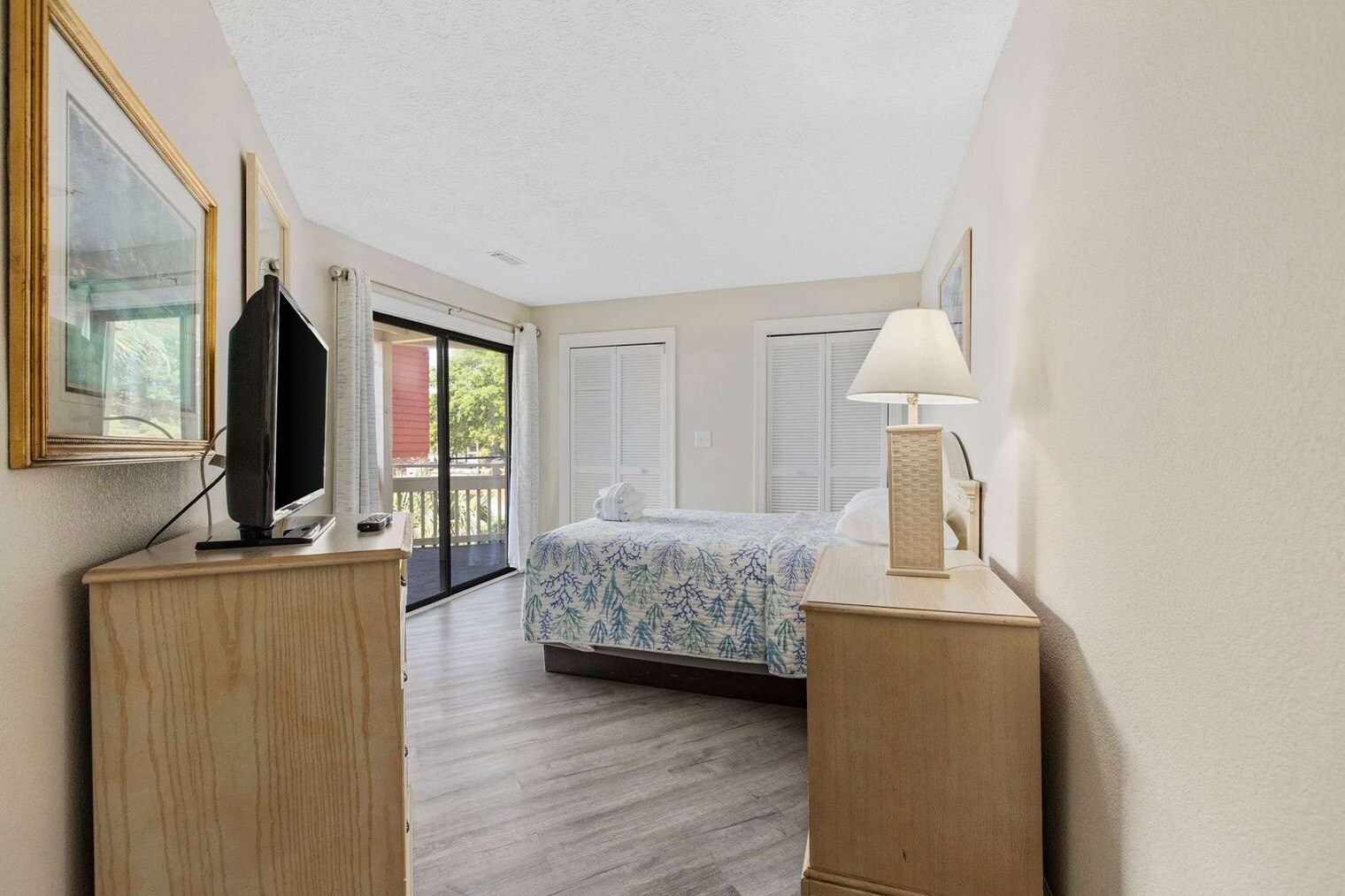 Building Photo - 2805 N Ocean Blvd