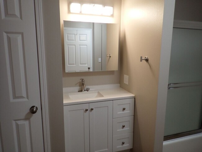 Building Photo - Great 55+ Condo