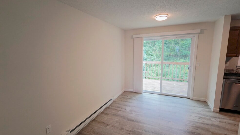 Building Photo - 64 Crystal Ln