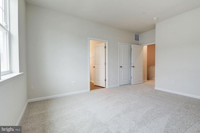 Building Photo - 3108 Laurel Hl Rd