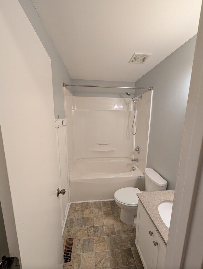 Building Photo - 229 Telford Dr