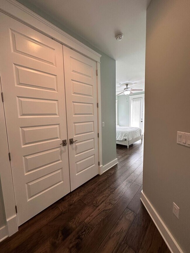 Building Photo - New, exclusive 3200 sq ft 4 bedroom/3.5bat...