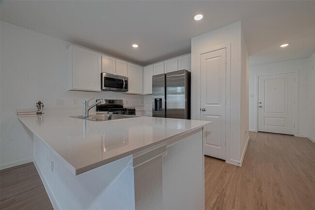 Building Photo - 5110 Sunvalley Bend Dr