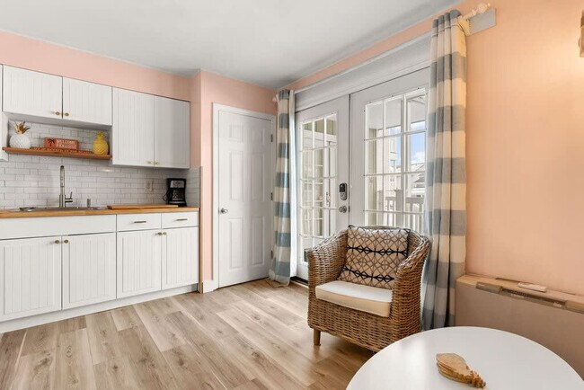 Building Photo - 12 G St