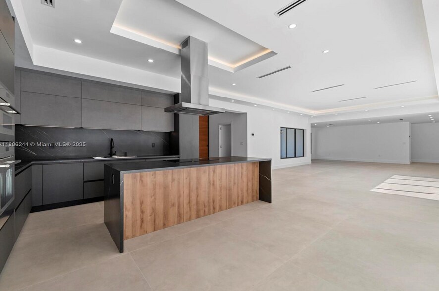 Building Photo - 7530 SW 134th St