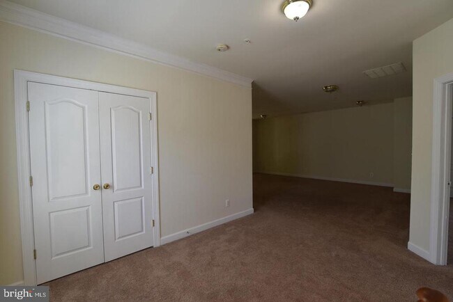 Building Photo - 139 Hokeland Dr