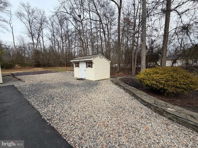 Building Photo - 9 Beechwood Ave