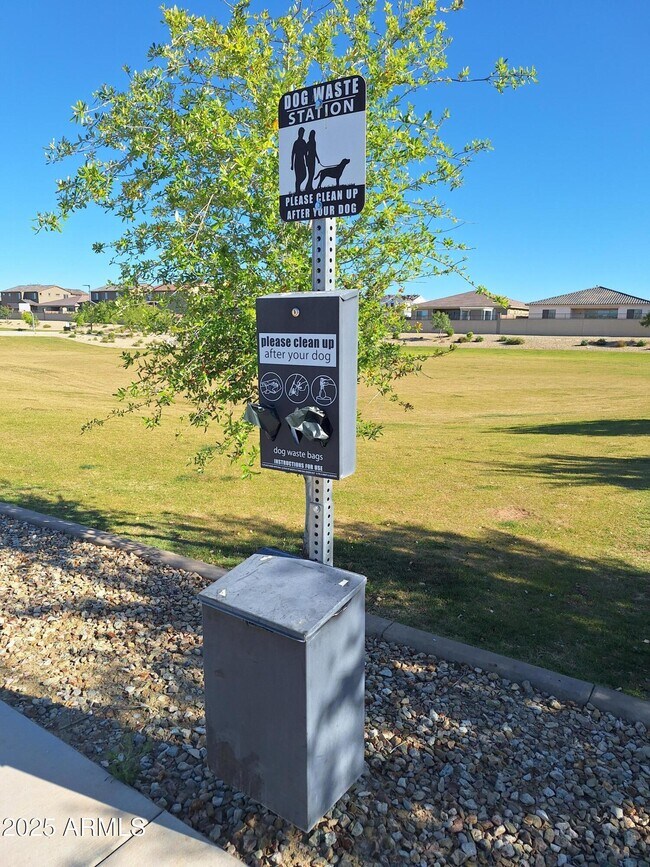 Building Photo - 8960 W San Miguel Ave