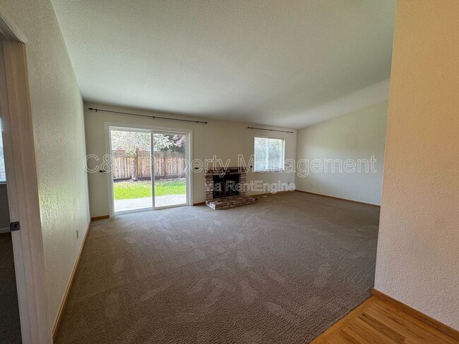 Building Photo - 1663 Calle Ranchero Dr