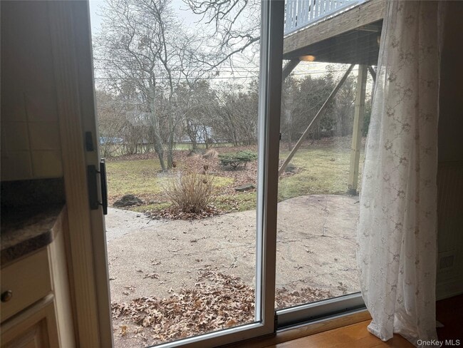 Building Photo - 14 Genesee Dr