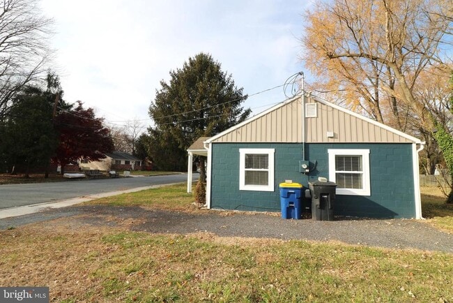 Building Photo - 143 Mitscher Rd