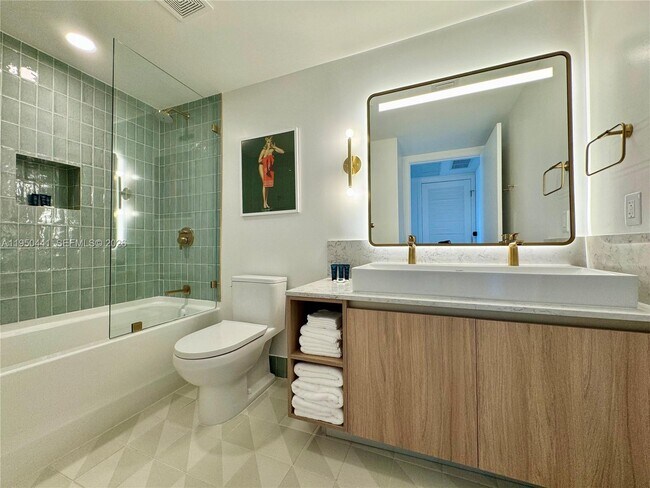 Building Photo - 159 NE 6th St