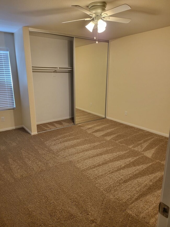 Building Photo - 526 Calle Montecito