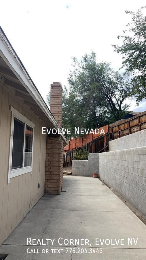Building Photo - 555 Ferol Way