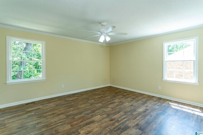 Building Photo - 917 Old Oak Trce