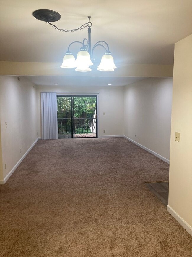 Building Photo - 1502 Benjamin Pkwy