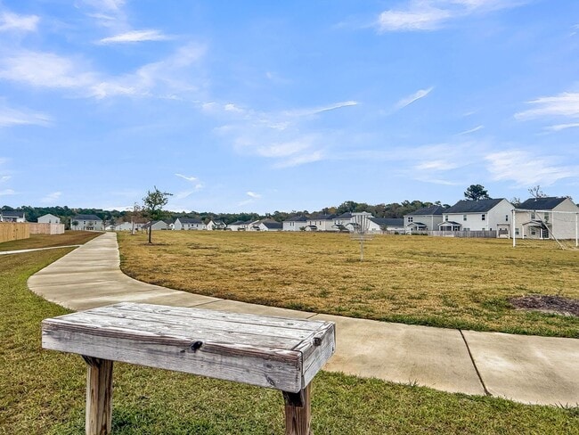 Building Photo - Quiet Comfort Near Cane Bay