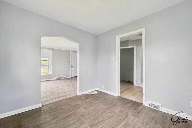 Building Photo - 18330/18332 Kelly Rd - Wise Man Investing LLC