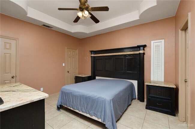 Building Photo - 682 Alto Bonito St